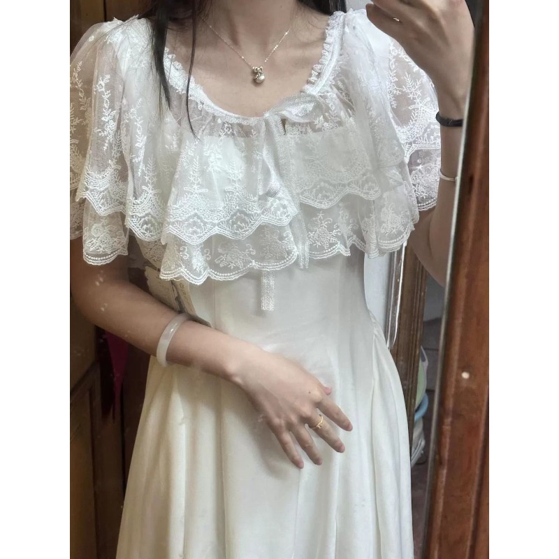 Embroidery Premium - Blusa tipo capa con encaje para