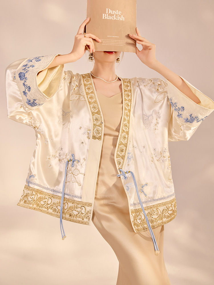 Chaqueta de Lujo con Bordado d - Embroidery A reseña y precio