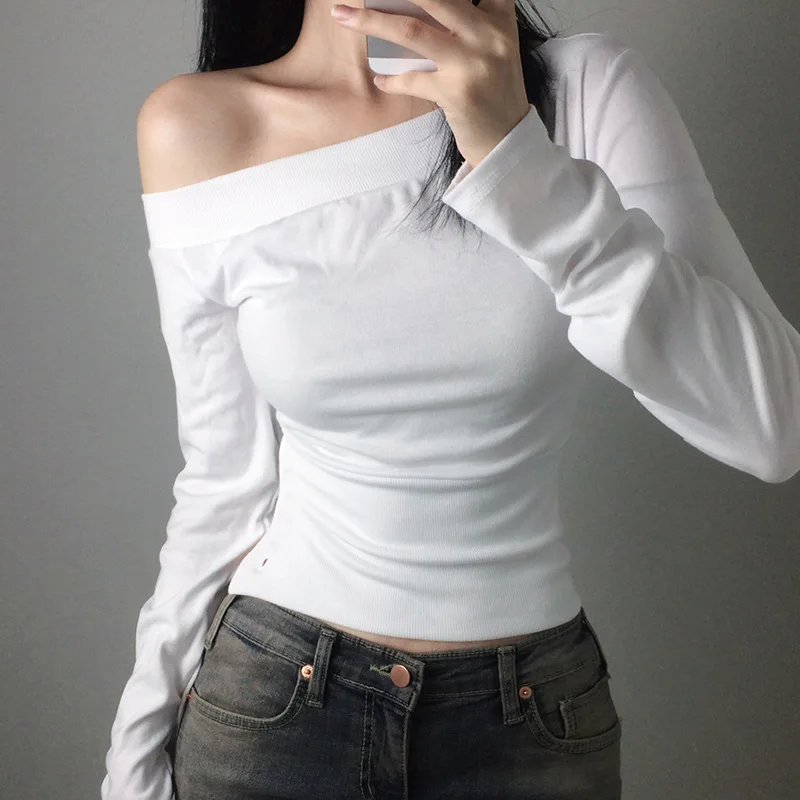Camiseta Vintage Y2K con Boton - Embroidery A reseña y precio
