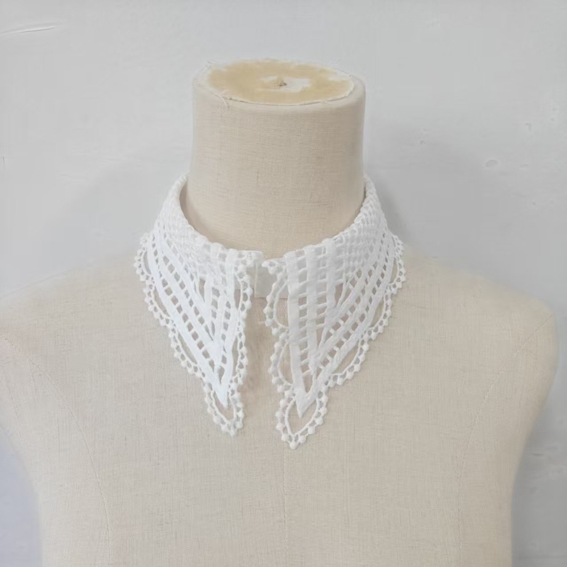 Cuello Falso Blanco con Volant - Embroidery A reseña y precio
