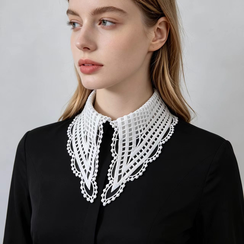 Cuello Falso Blanco con Volant - Embroidery A reseña y precio